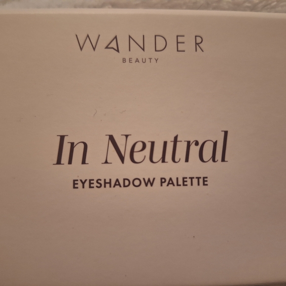 Wander Beauty Cream and Brown Eyeshadow Palette - Picture 2 of 2